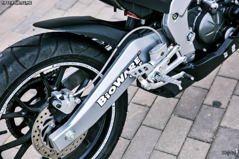 Illustration for article titled Mass Effect Makes for a Cool Custom Motorcycle